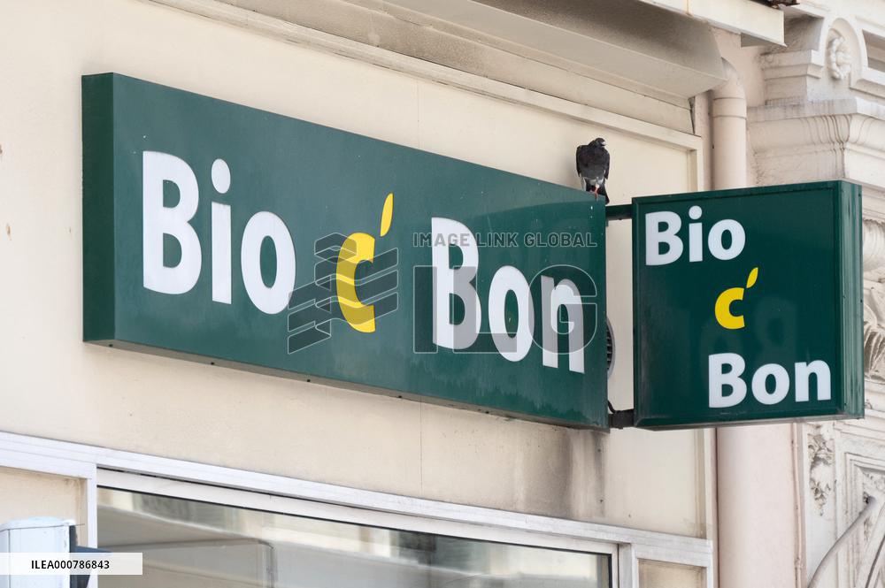 Shop Signs - Cannes