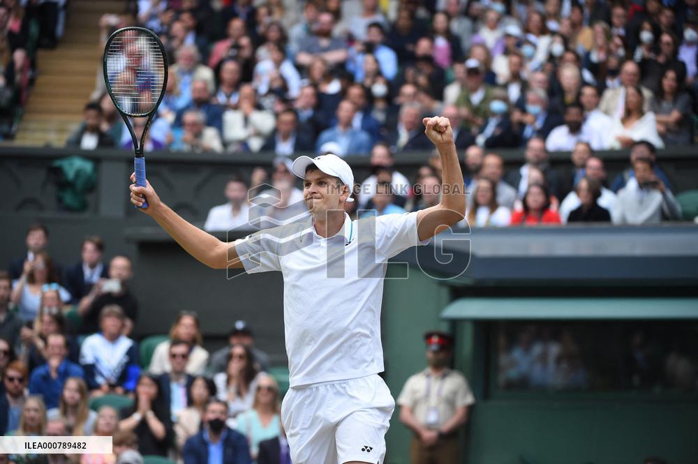Wimbledon - Federer Ousted