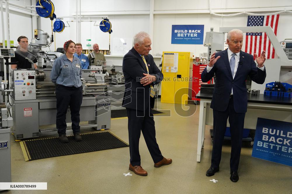 President Biden Visits A County College - Illinois