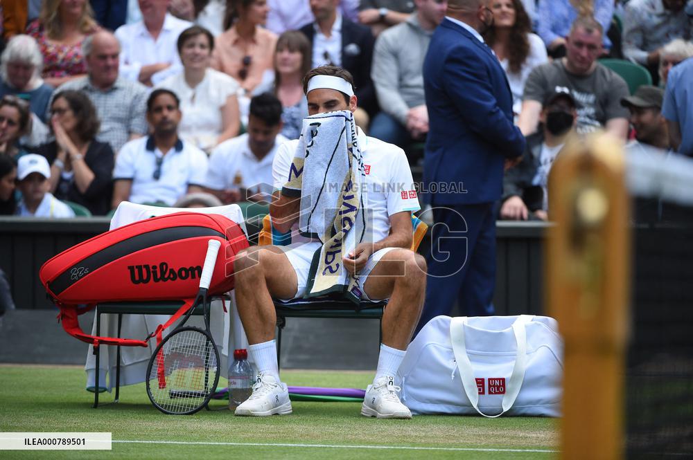 Wimbledon - Federer Ousted