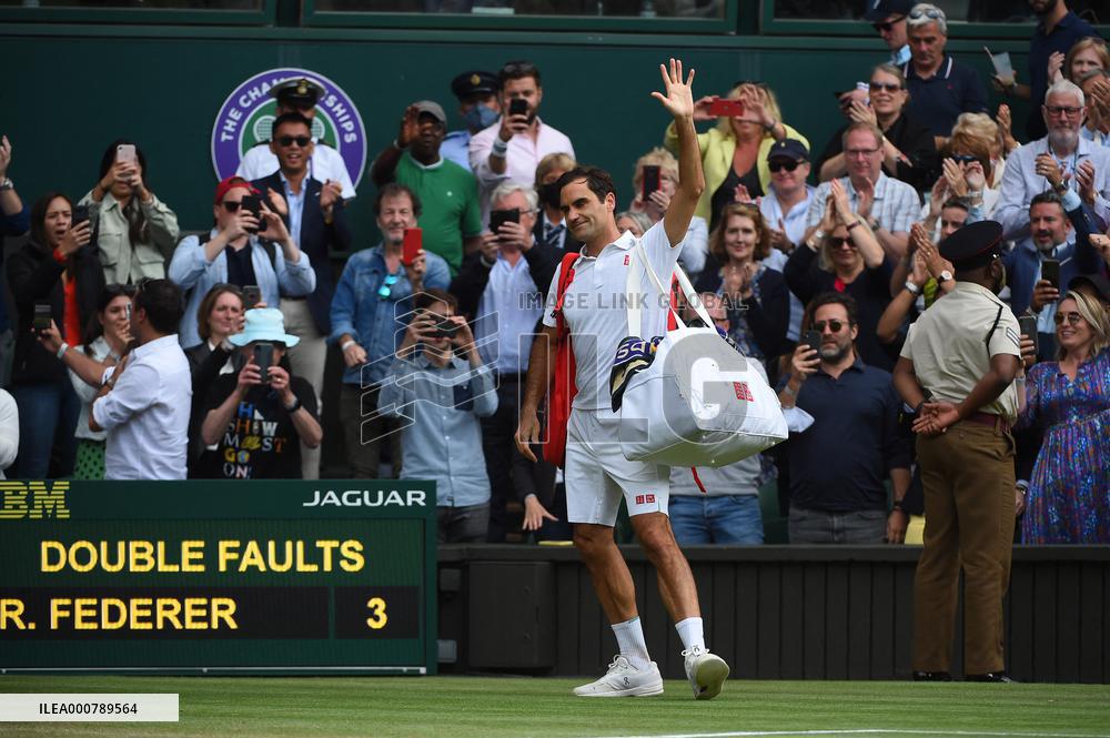 Wimbledon - Federer Ousted