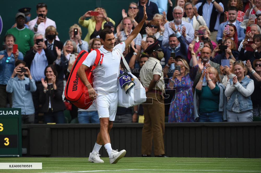 Wimbledon - Federer Ousted