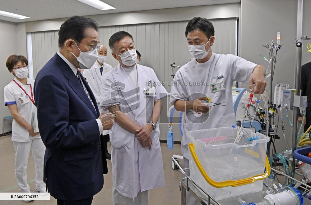 Japan PM visits general hospital