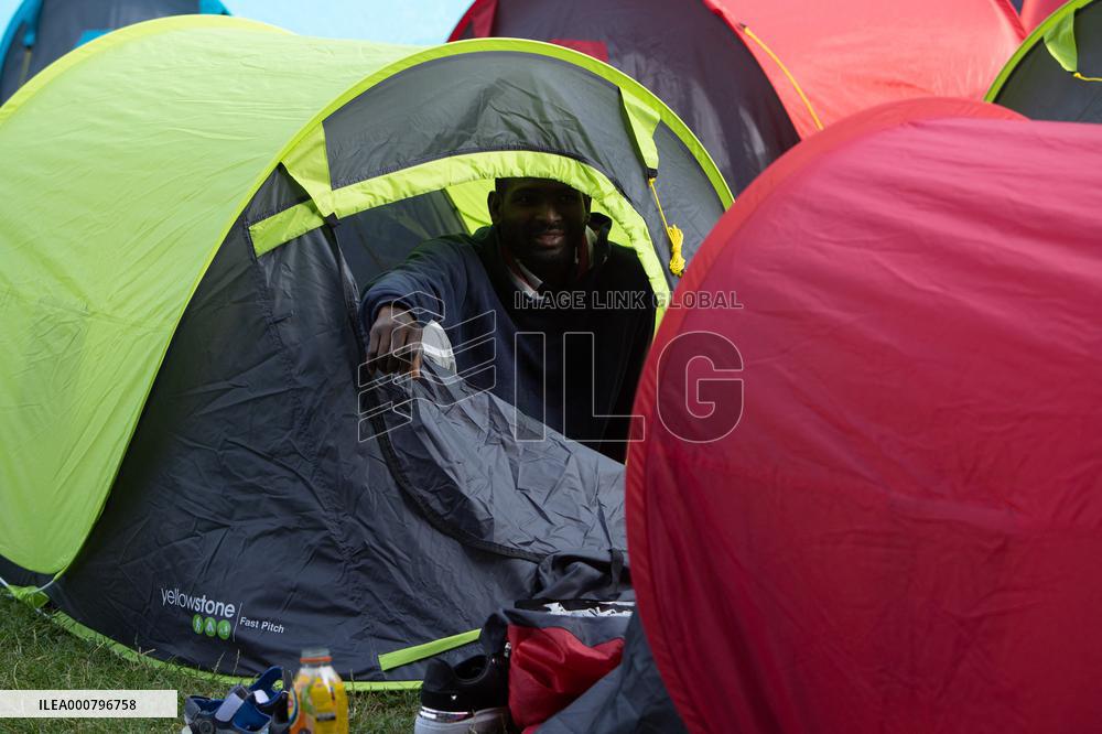 Demonstration To Ask For Housing For Migrants - Paris
