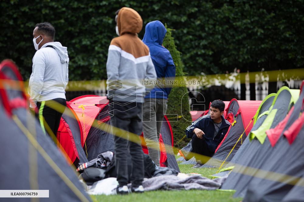 Demonstration To Ask For Housing For Migrants - Paris