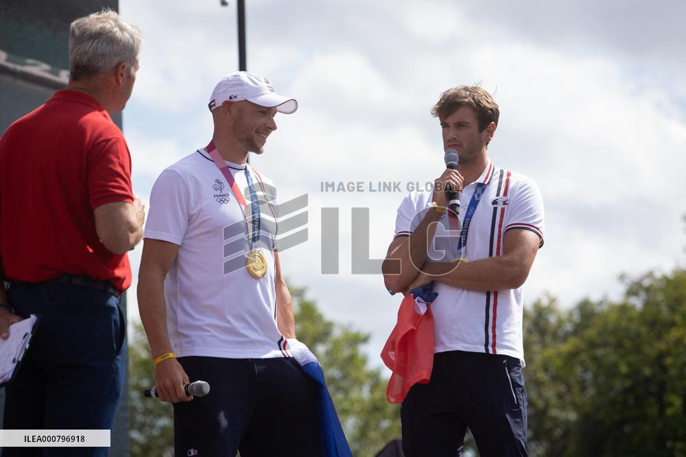 France Gold Medalists In The Men Double Sculls - Paris