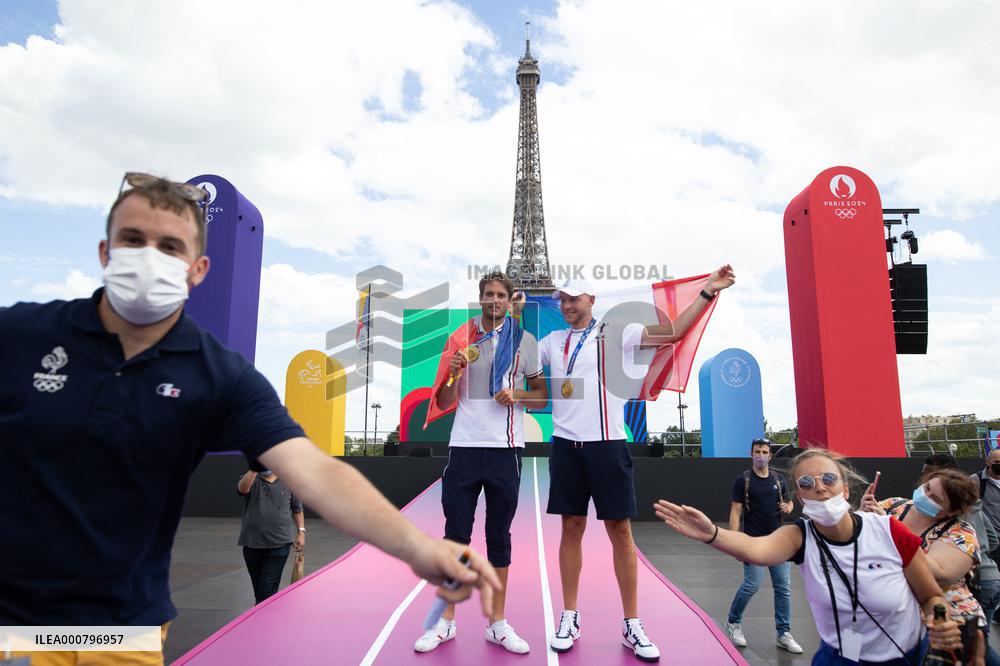 France Gold Medalists In The Men Double Sculls - Paris