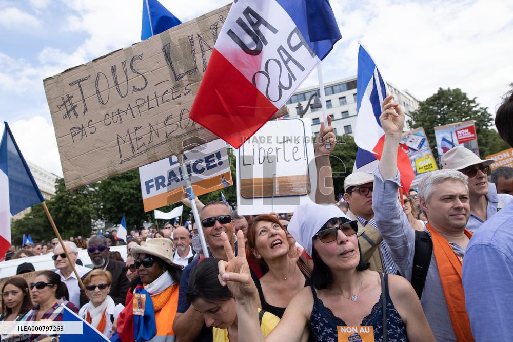 Les Patriotes protest against the Sanitary Pass - Paris