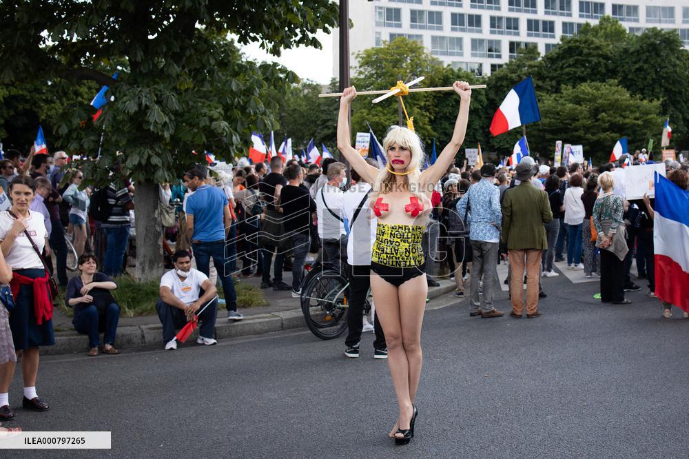Les Patriotes protest against the Sanitary Pass - Paris