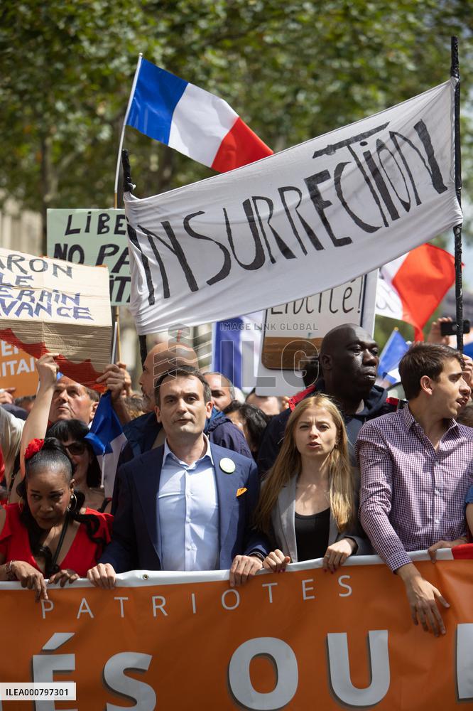 Les Patriotes protest against the Sanitary Pass - Paris