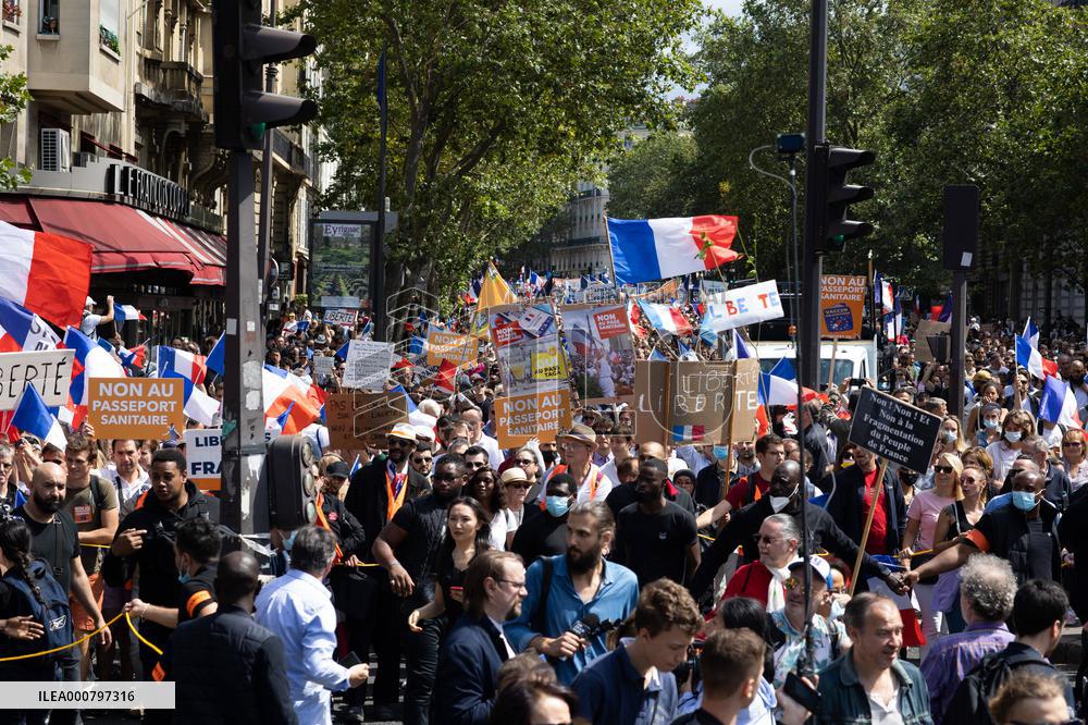 Les Patriotes protest against the Sanitary Pass - Paris