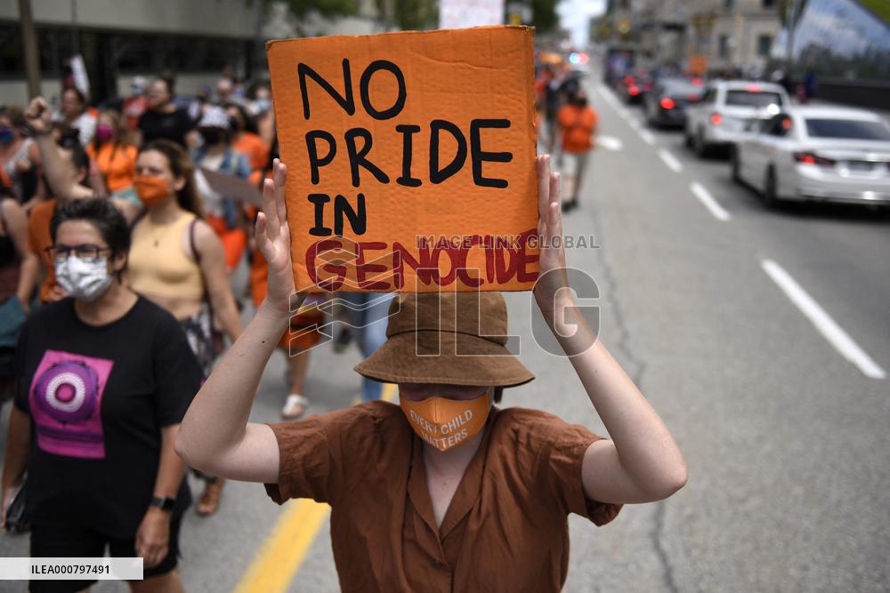 Protesters demand investigation into residential schools - Ottawa