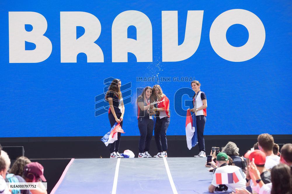 French Medalists of the Olympics Games at the Trocadero - Paris