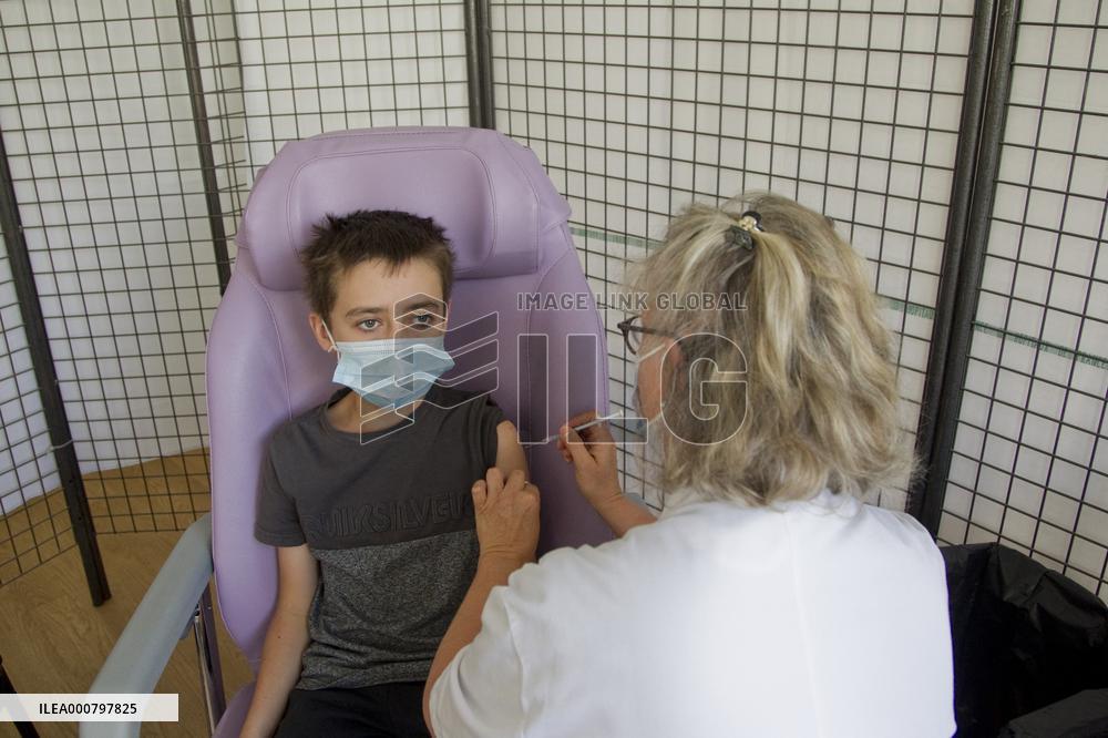 Vaccination Center During Summer Holiday - Briancon