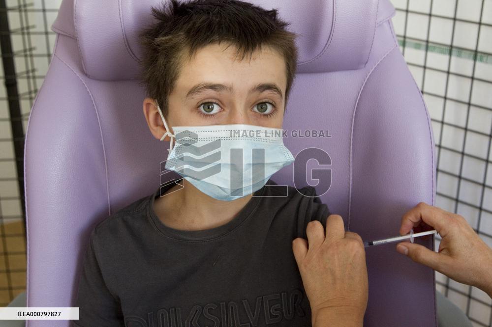 Vaccination Center During Summer Holiday - Briancon