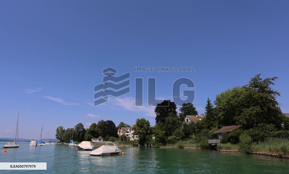 Village Of Kusnacht On The Shores Of Lake Zurich - Switzerland