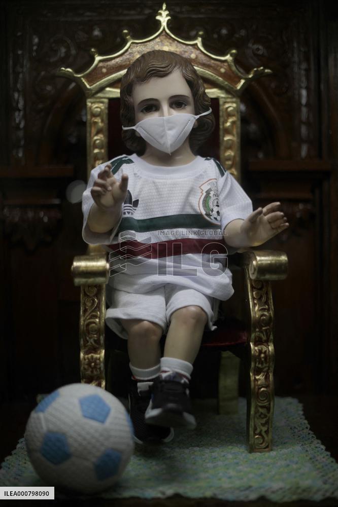 Faithfuls Pray For Olympian Football Team - Mexico