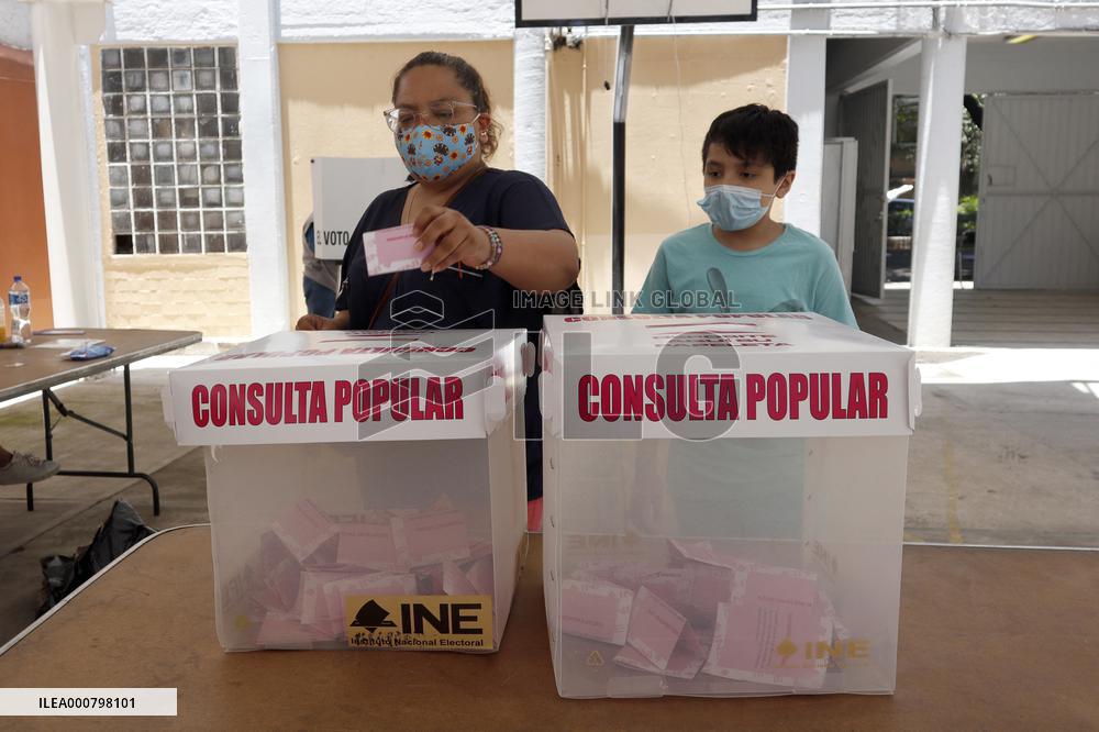 Referendum On Whether To Probe Ex-Presidents - Mexico