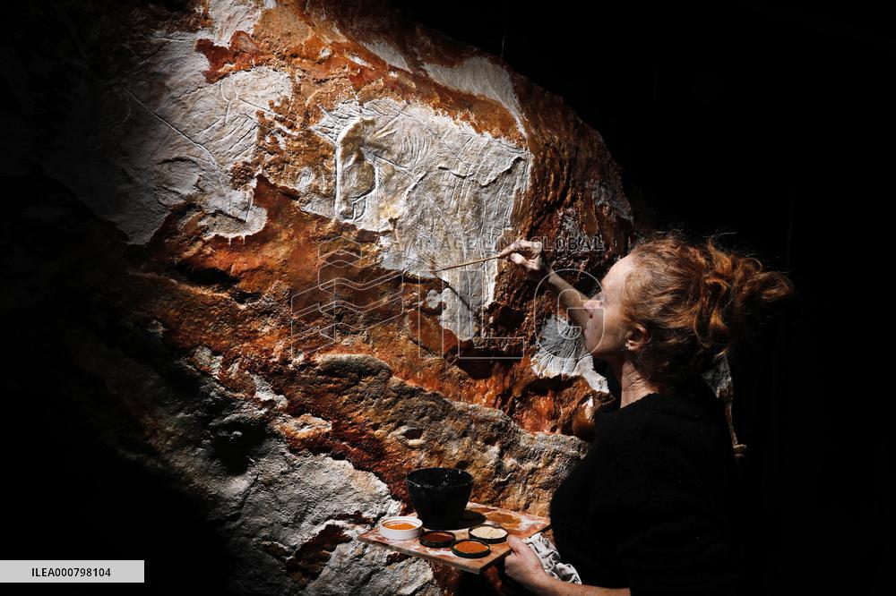 Construction Of Prehistoric Cosquer Cave 2 - Montignac
