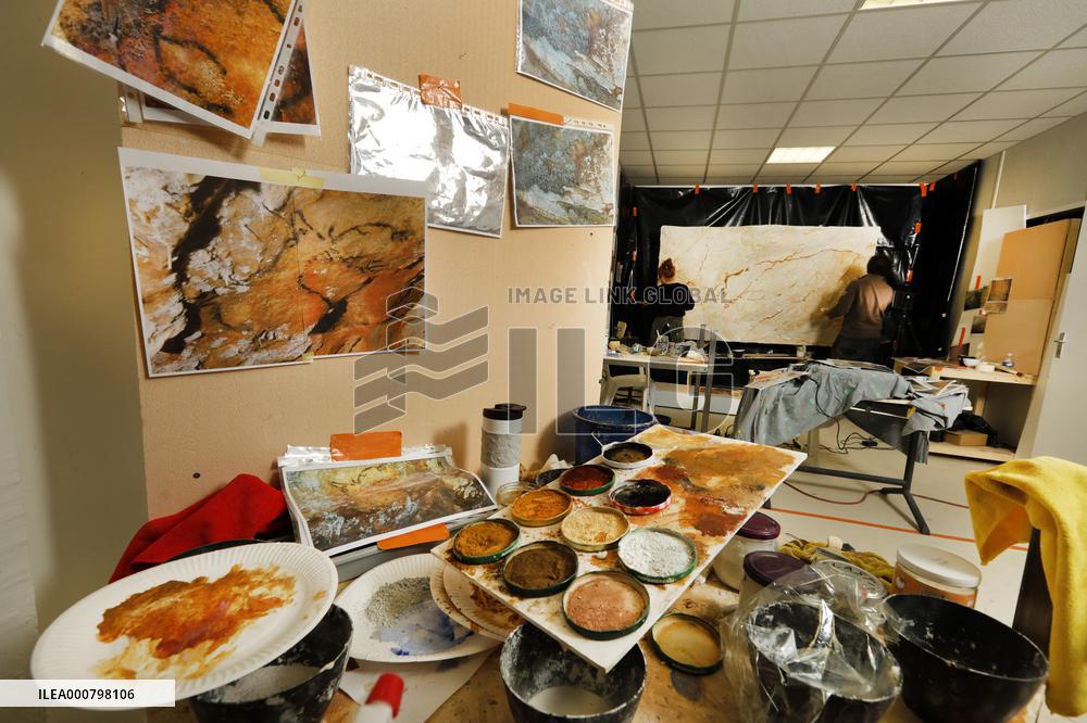 Construction Of Prehistoric Cosquer Cave 2 - Montignac