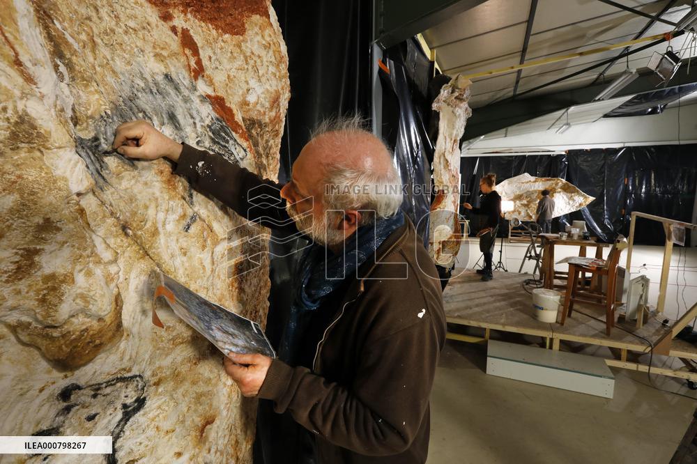 Construction Of Prehistoric Cosquer Cave 2 - Montignac