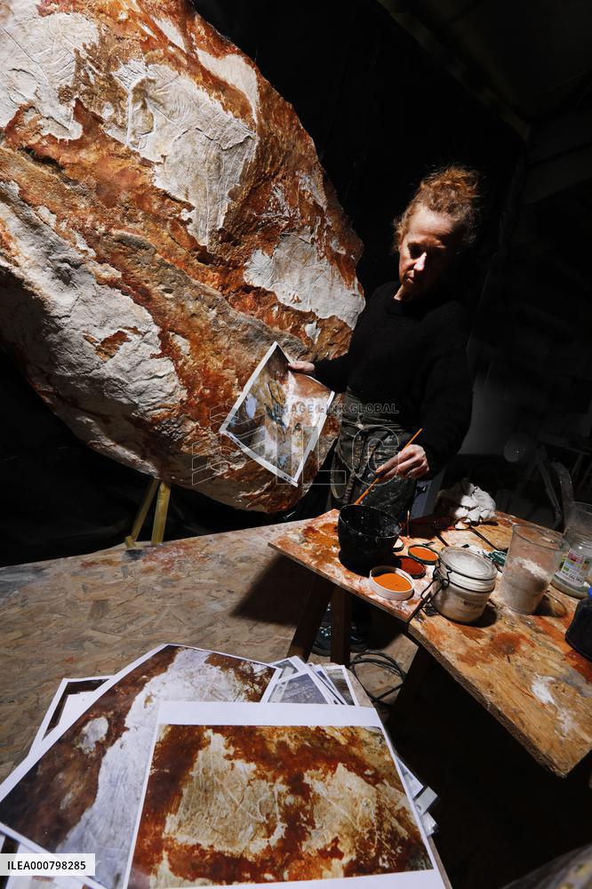 Construction Of Prehistoric Cosquer Cave 2 - Montignac