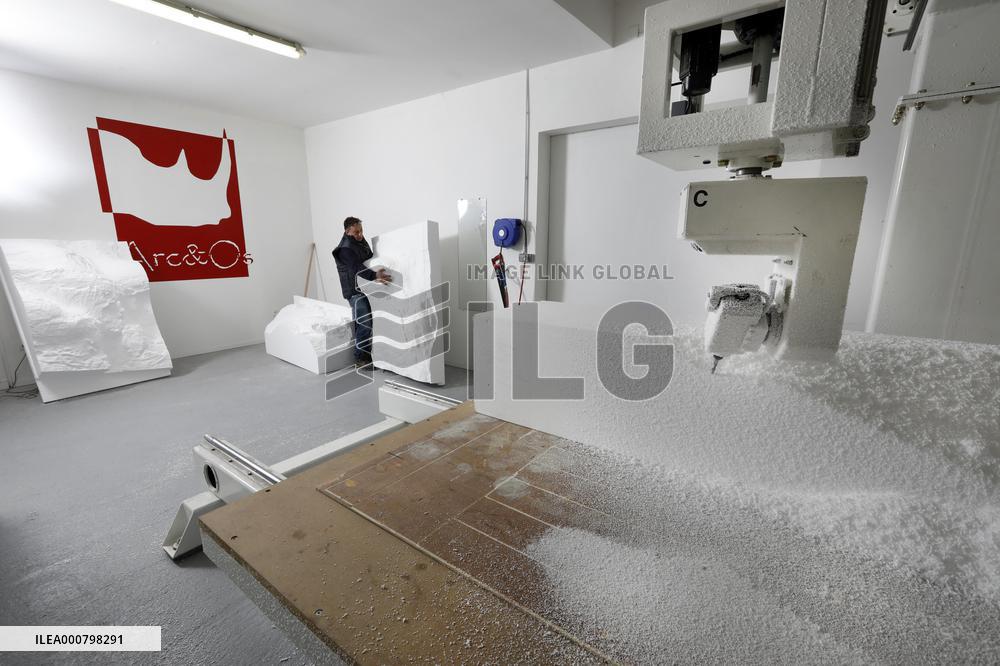 Construction Of Prehistoric Cosquer Cave 2 - Montignac