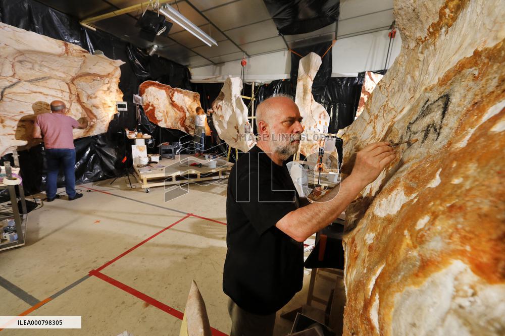 Construction Of Prehistoric Cosquer Cave 2 - Montignac