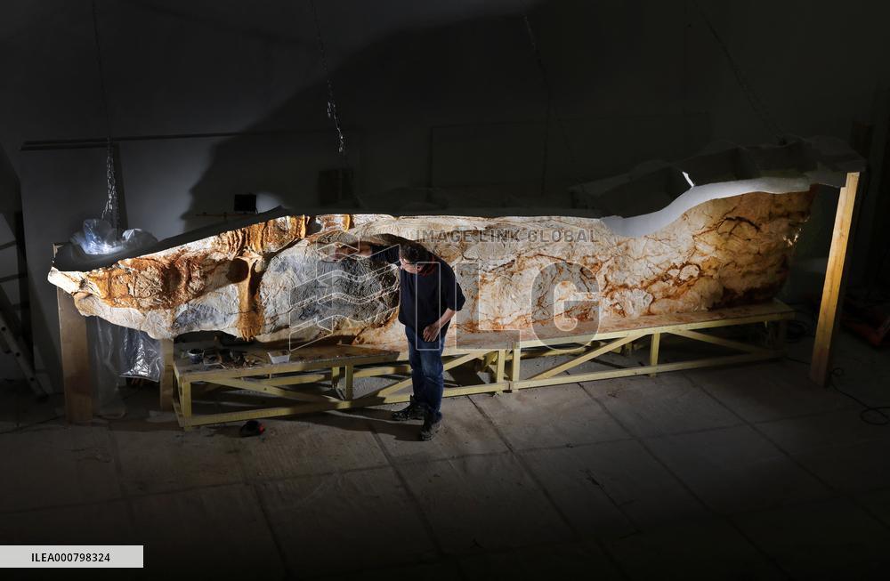 Construction Of Prehistoric Cosquer Cave 2 - Montignac