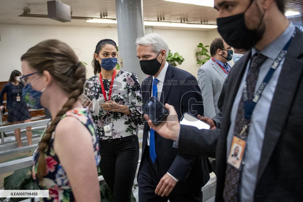 Senators vote at the US Capitol