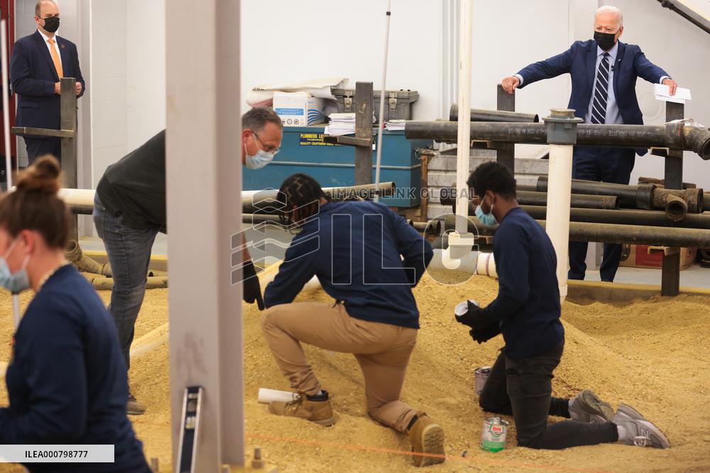 MD: U.S. President Joe Biden visits Plumbers and Gasfitters UA Local 5 Training Facility