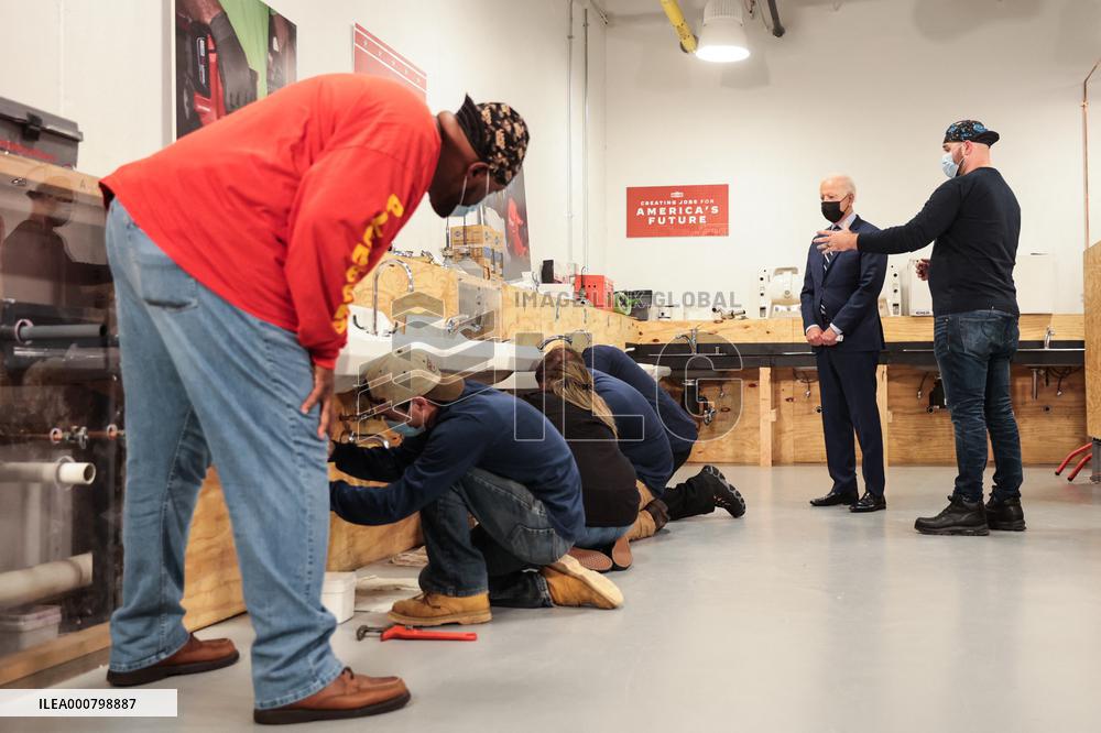 MD: U.S. President Joe Biden visits Plumbers and Gasfitters UA Local 5 Training Facility