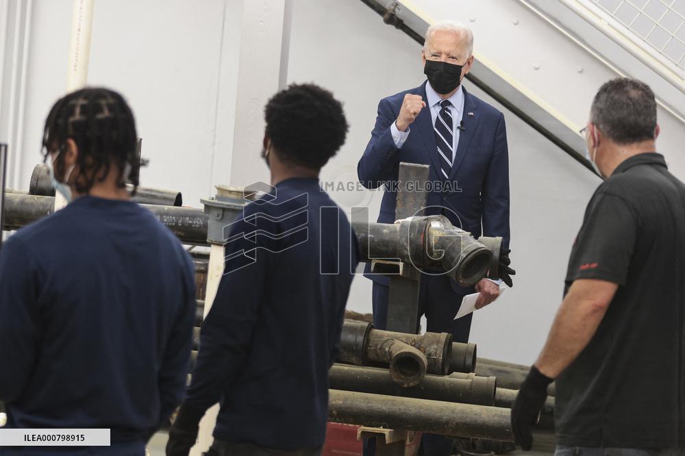 MD: U.S. President Joe Biden visits Plumbers and Gasfitters UA Local 5 Training Facility