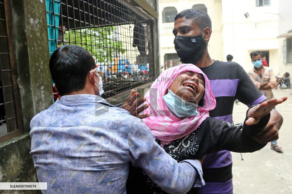 24 Corpses Of Factory Fire Handed Over To Relatives - Dhaka