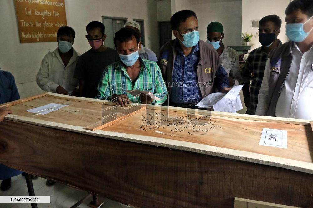 24 Corpses Of Factory Fire Handed Over To Relatives - Dhaka