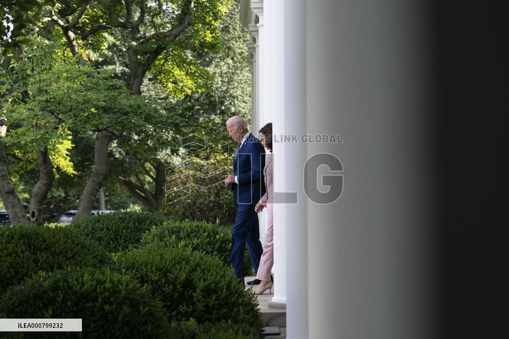 President Joe Biden Awards January 6 Police Officers Congressional Gold Medals