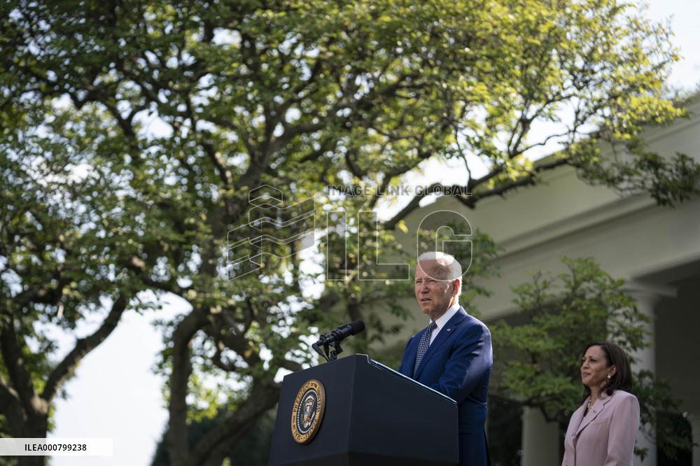 President Joe Biden Awards January 6 Police Officers Congressional Gold Medals