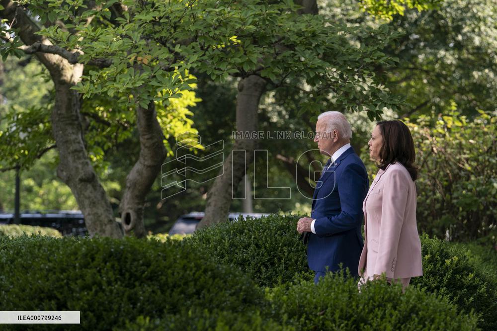 President Joe Biden Awards January 6 Police Officers Congressional Gold Medals