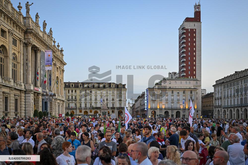 No Green Pass Protest - Turin