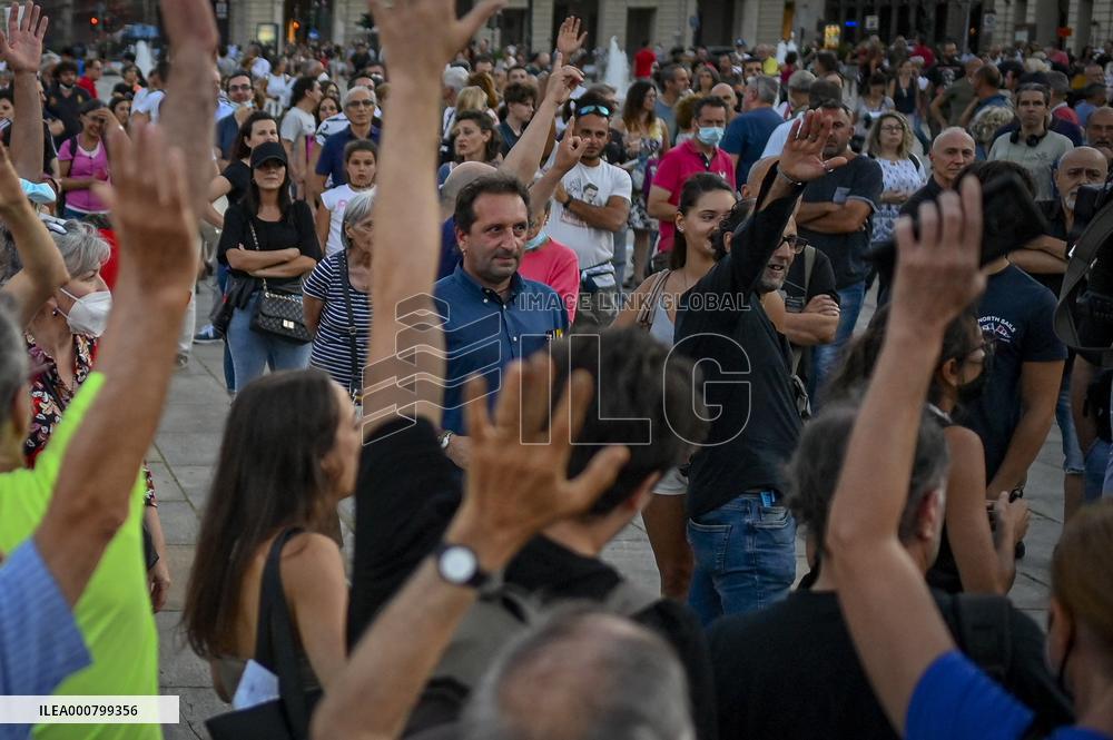 No Green Pass Protest - Turin