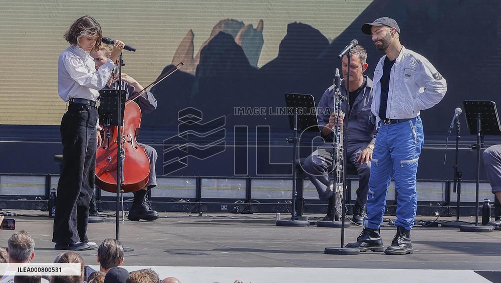 Olympic handover ceremony - Woodkid concert - Paris