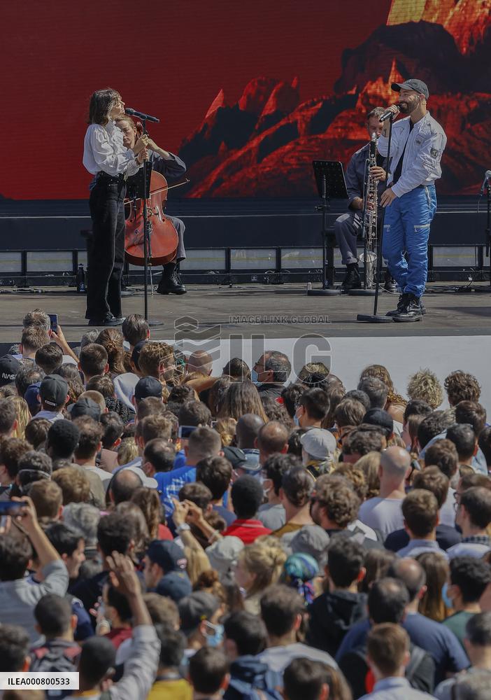 Olympic handover ceremony - Woodkid concert - Paris