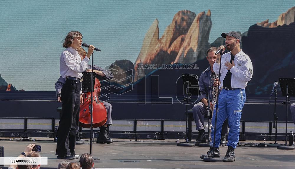 Olympic handover ceremony - Woodkid concert - Paris