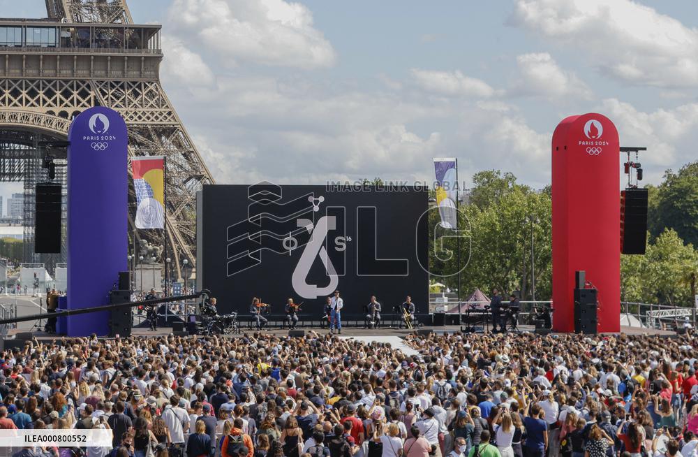 Olympic handover ceremony - Woodkid concert - Paris