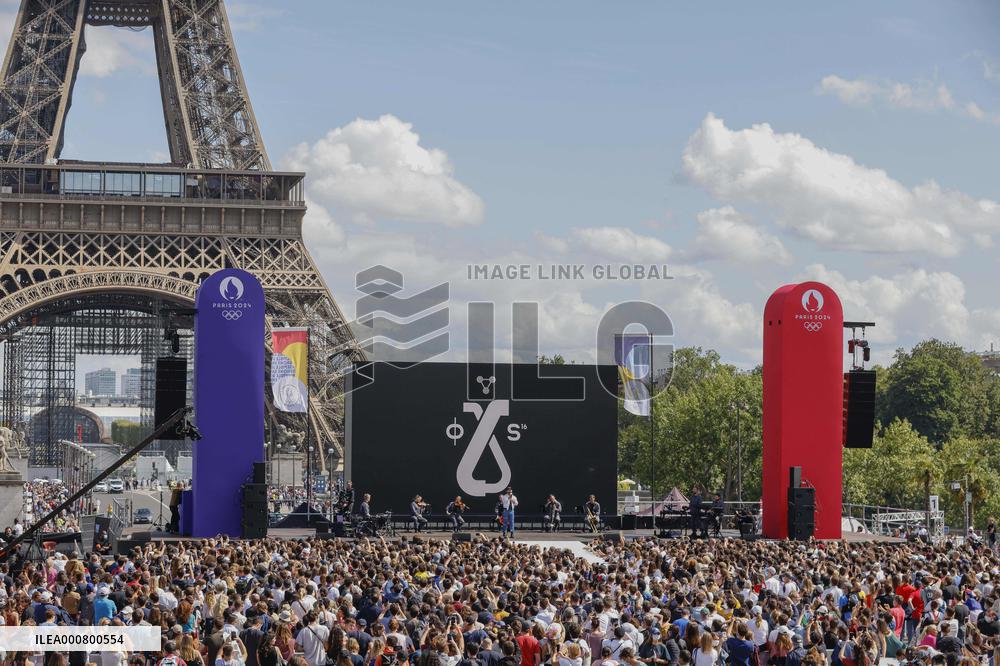 Olympic handover ceremony - Woodkid concert - Paris