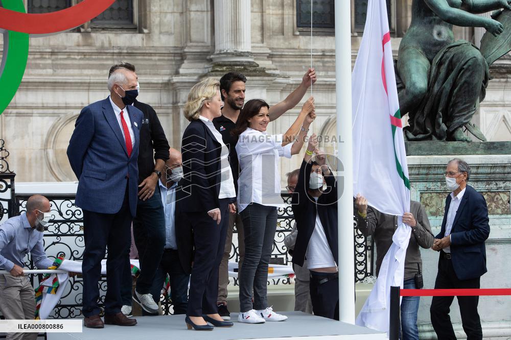 The Olympic Flag At The City Hall - Paris