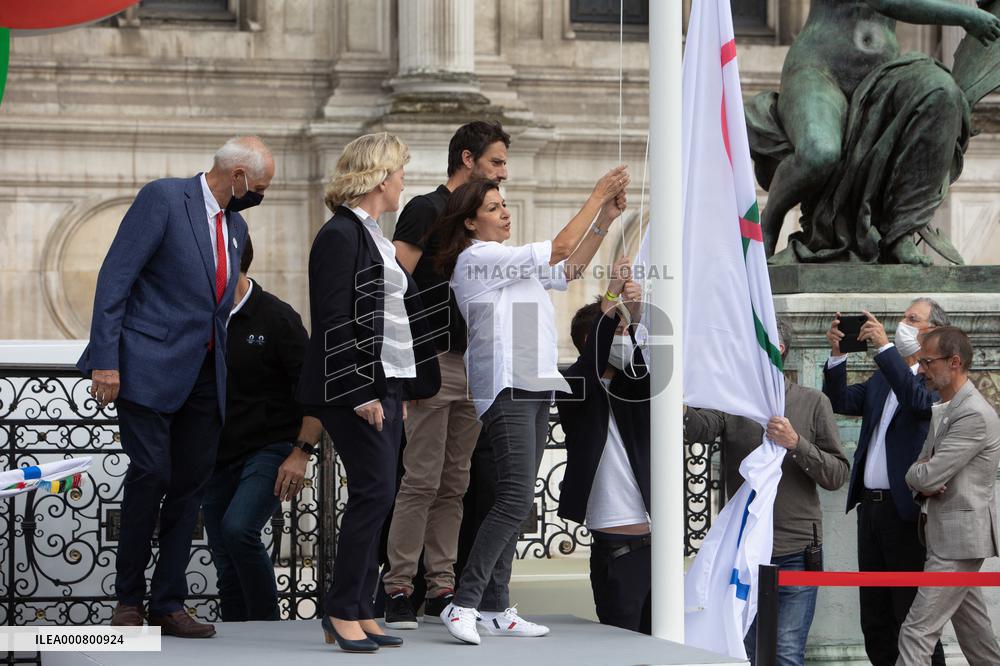 The Olympic Flag At The City Hall - Paris