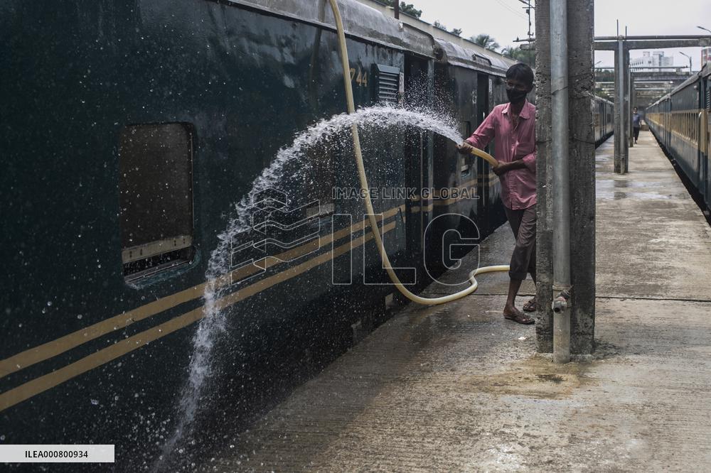 Bangladesh Battles Dengue Outbreak Amid Covid Crisis - Dhaka