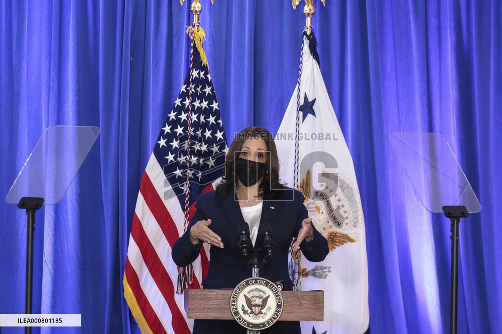 Vice President Kamala Harris visits Unity Health CareÕs Brentwood Health Center