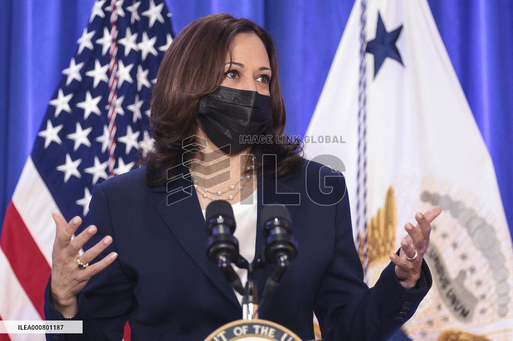 Vice President Kamala Harris visits Unity Health CareÕs Brentwood Health Center